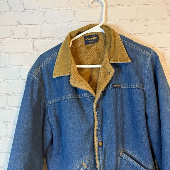 Wrangler Blue and Tan Lightweight Shirt Jacket - Picture 2 of 6